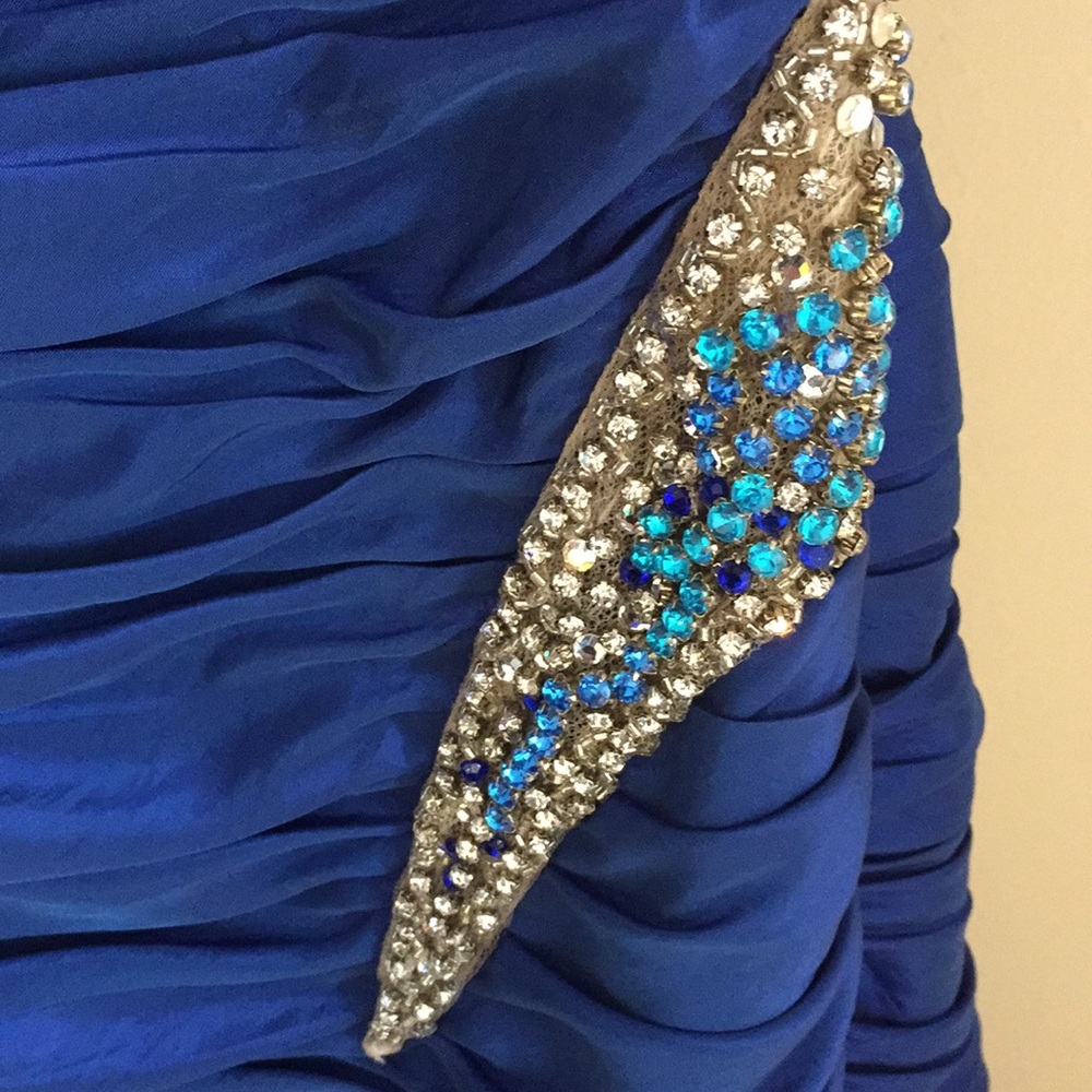 Saphire blue trumpet gown.  Open back rhinestoned - Picture 3 of 5